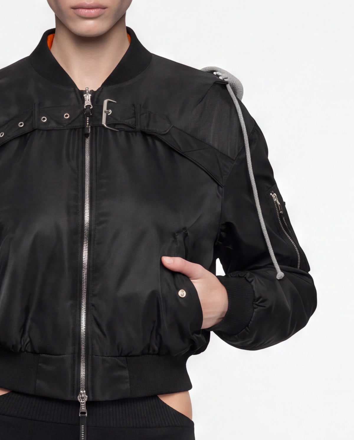 HARNESS HOODED BOMBER BLACK